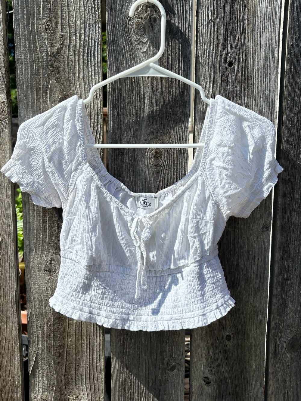Hollister White Peasant Crop Top with Tie Front - Picture 3 of 5